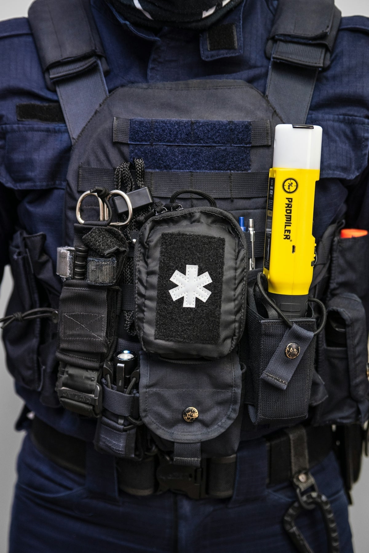 Så Identifierar och Åtgärdar du Fog läckor med SD404 EVAP Rökdetektor och Tryckmätare - Felkodsläsare