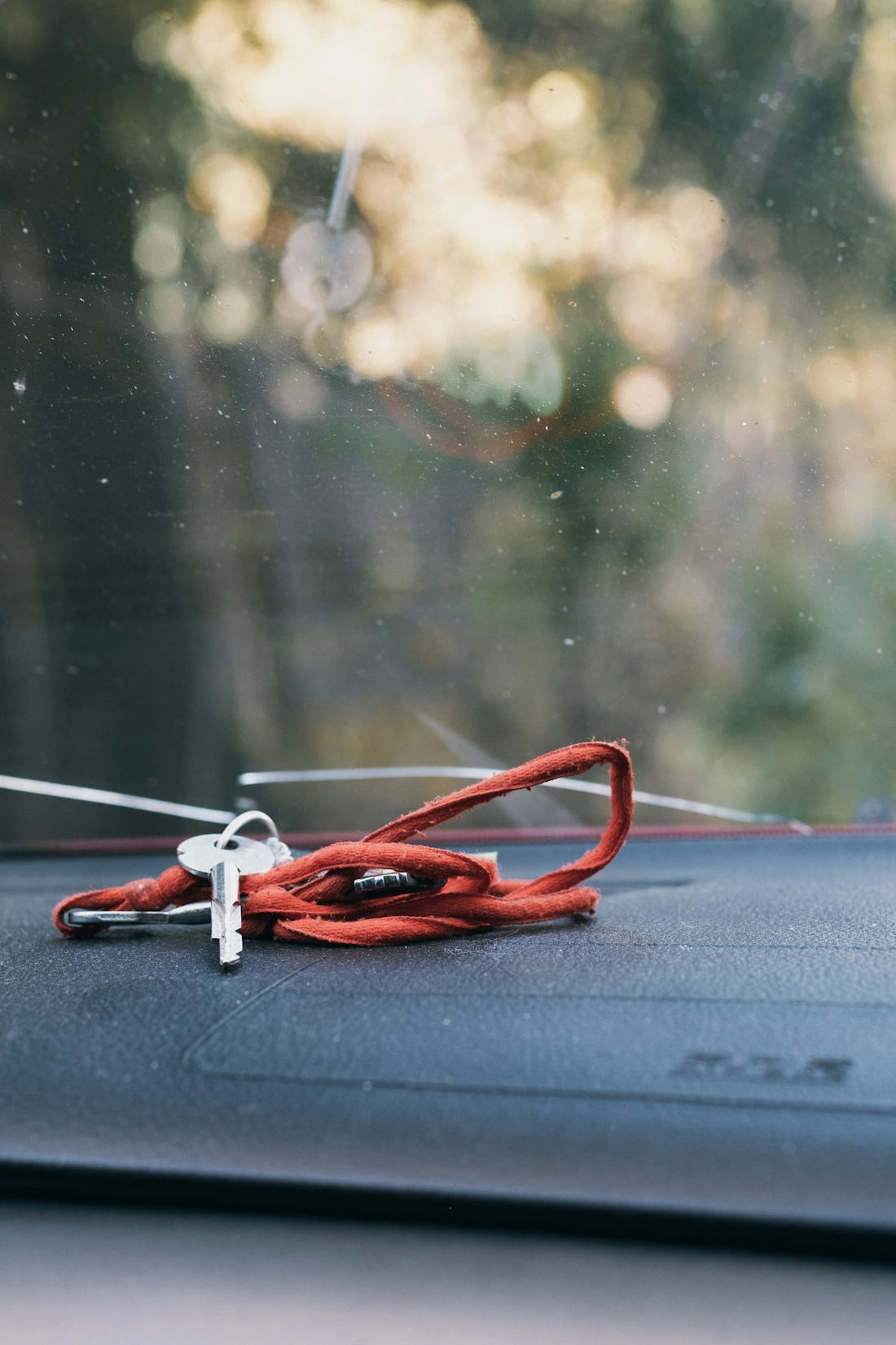 Så Spårar du bilens elfel utan att Skada isoleringen: En guide med kabelsökare - Felkodsläsare