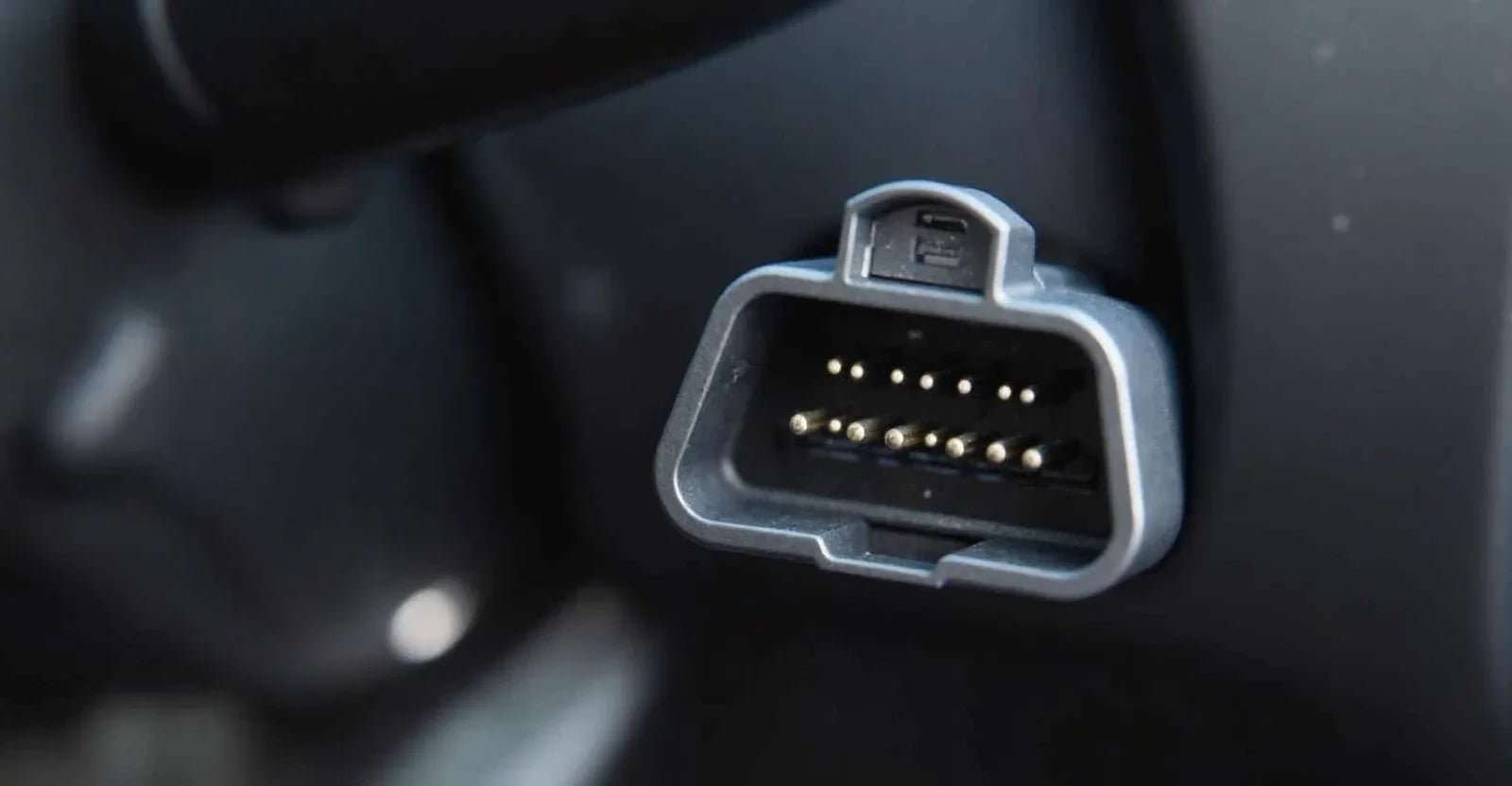 Så hittar du OBD2-porten på din bilmodell – Nybörjarguide & experttips - Felkodsläsare
